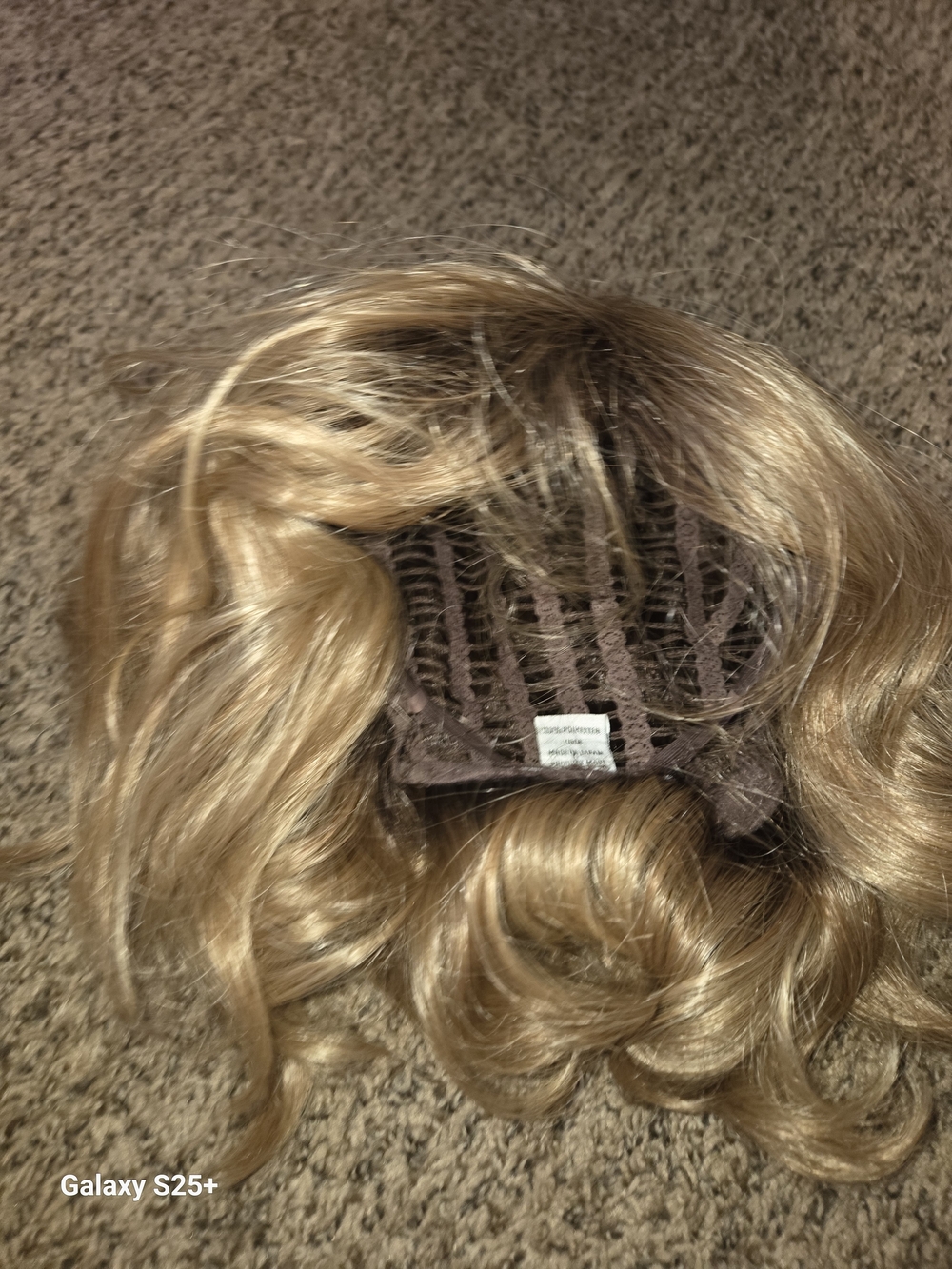 Paula Young -Deirdre Women's Blonde Wavy Wig - Picture 7 of 7